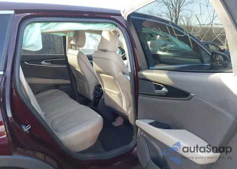 2022 Lincoln Nautilus Reserve z USA, uszkodzony, nr VIN 2LMPJ8K96NBL05739